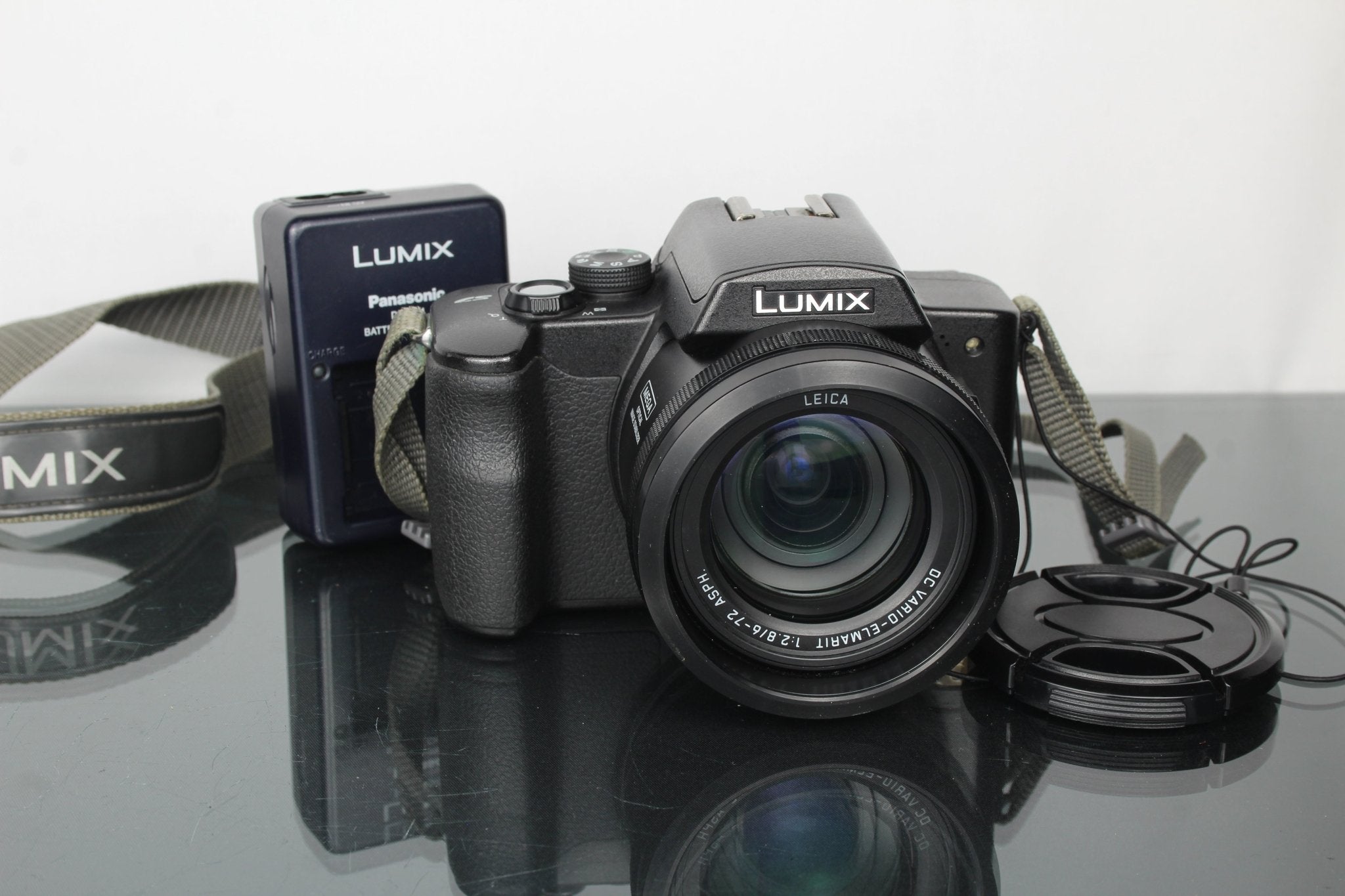 Rediscovering the Panasonic Lumix DMC-FZ10 in 2025 – Dutch|Thrift