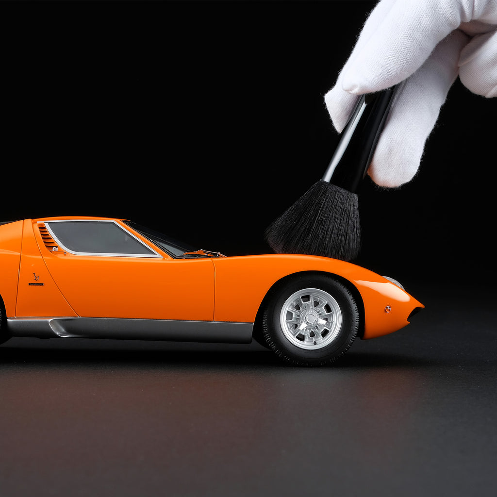 ランボルギーニ ミウラ P400 SV を 1:18 スケールで公開 – Amalgam