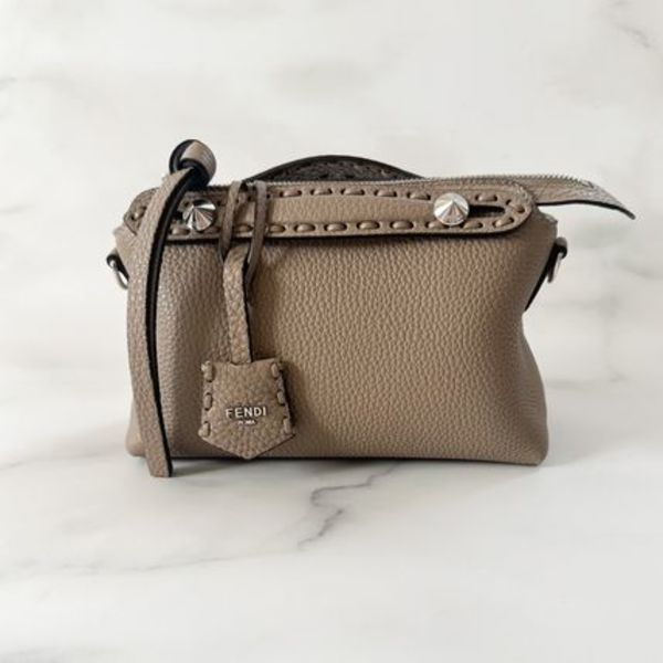 柔らかいレザーで一新「フェンディ・BY THE WAYセレリア 」 #バイマの