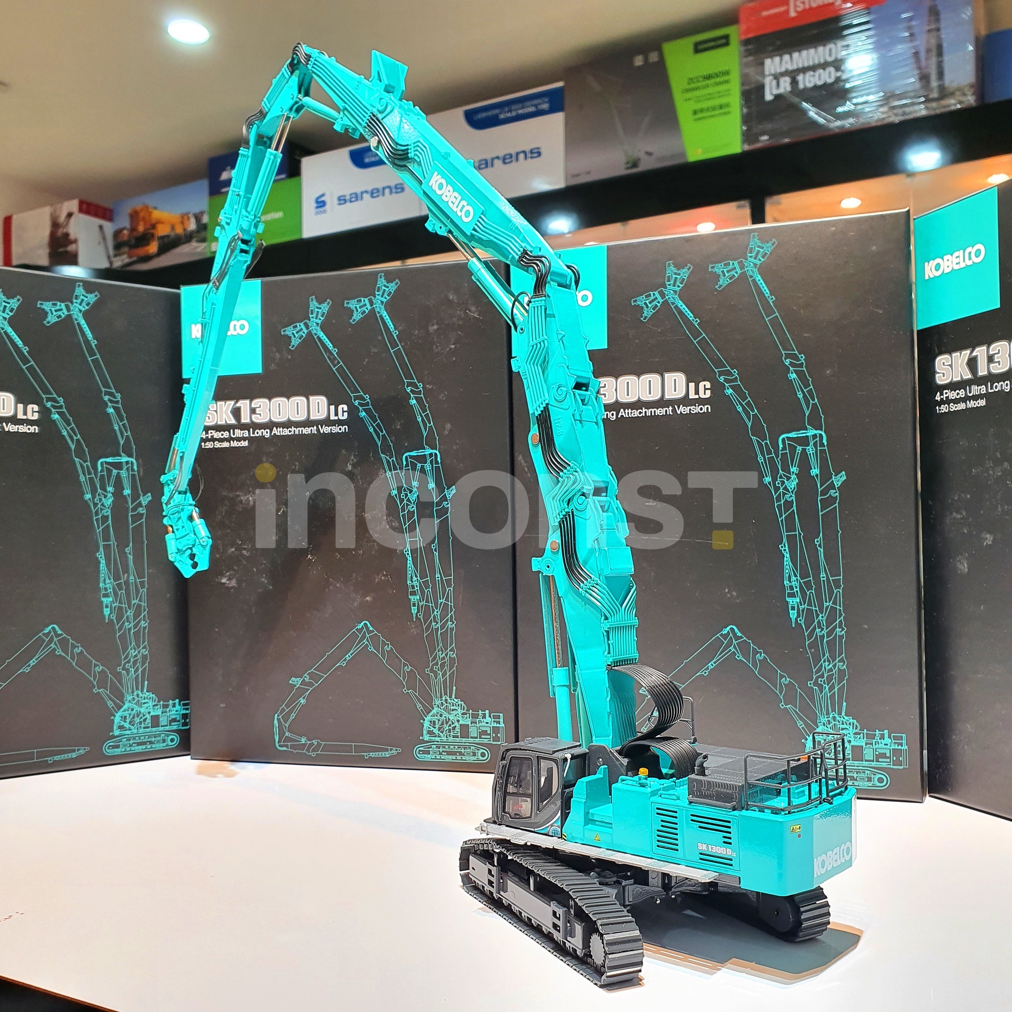 KOBELCO SK1300D LC 1/50スケール KOBELCO SK1300DLC ミニチュア 1/50