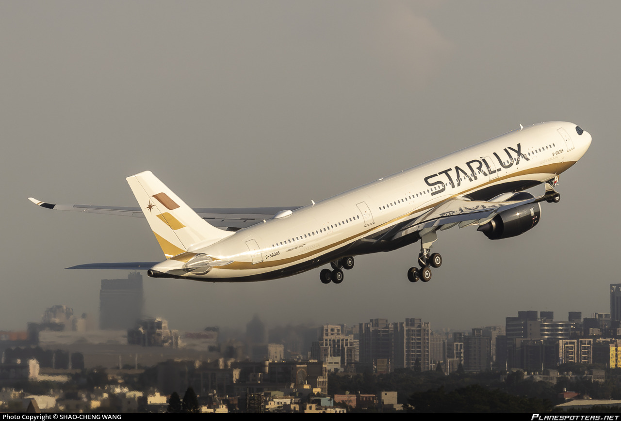 B-58305 STARLUX Airlines Airbus A330-941 Photo by SHAO-CHENG WANG