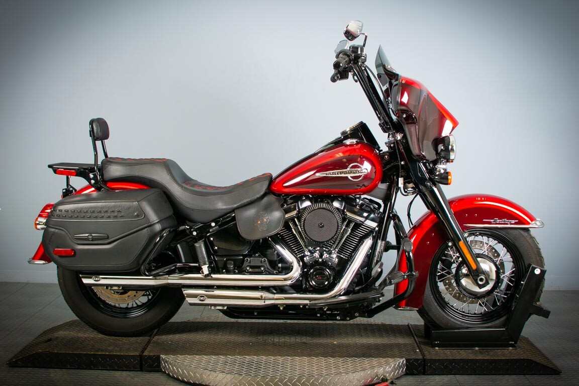 2004 Harley-Davidson® Heritage Softail® Classic FLSTCI | High