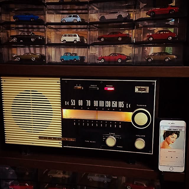 昭和レトロ 真空管ラジオのおしゃれなインテリア・部屋・家具の実例