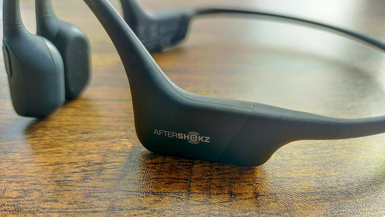 AfterShokzのAEROPEX実機レビュー！長時間利用も快適なワイヤレスの骨