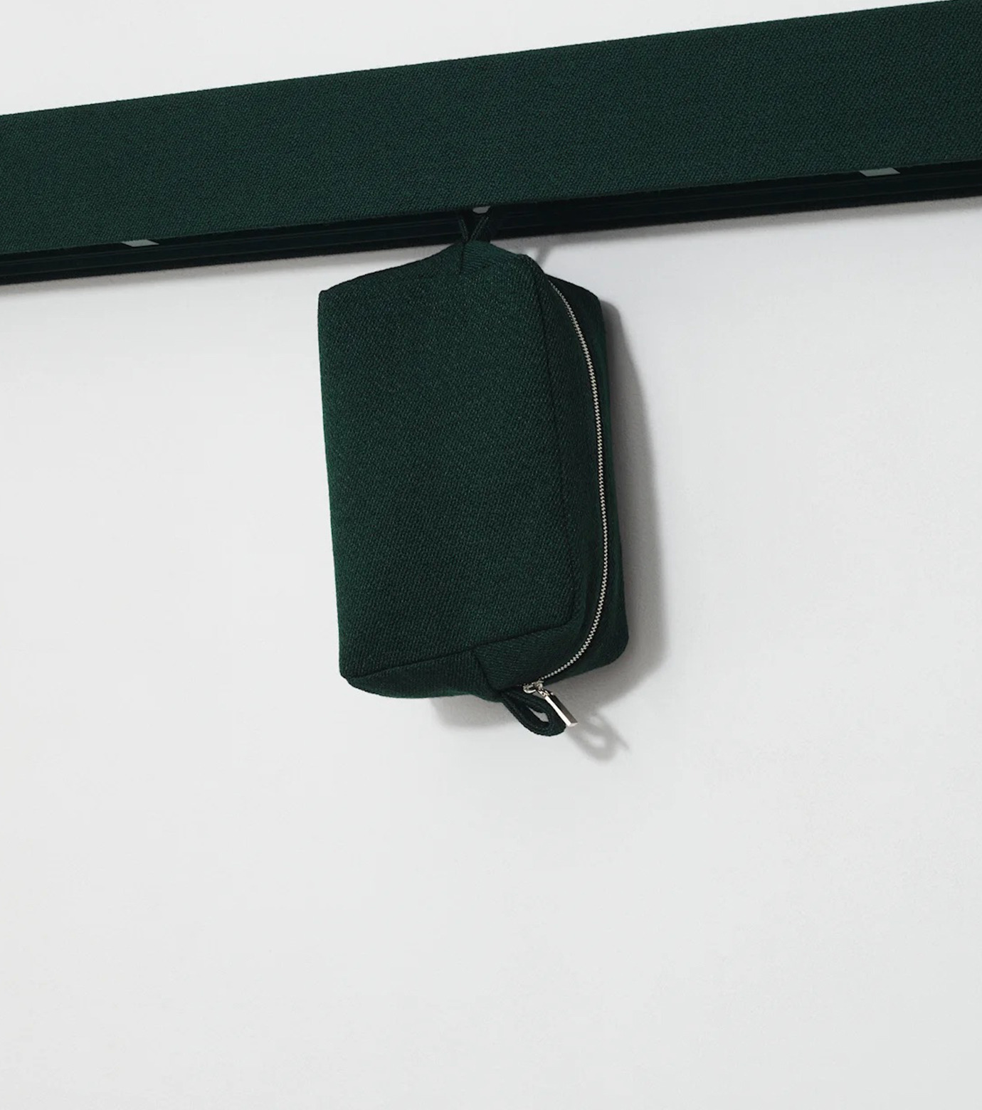 クヴァドラ / ラフ シモンズ - KVADRAT / RAF SIMONS | Vidar toiletry