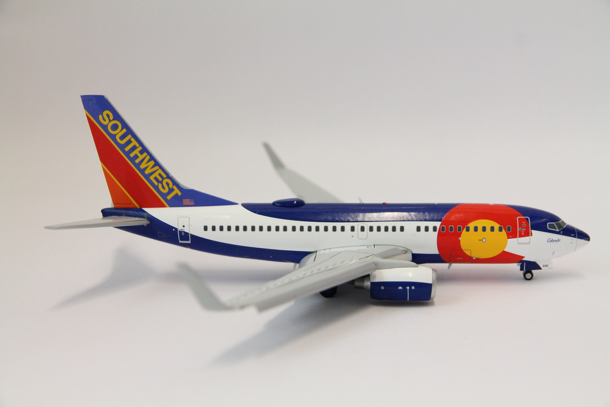 1:200 Southwest Airlines Colorado B737-700 N230WN Gemini200