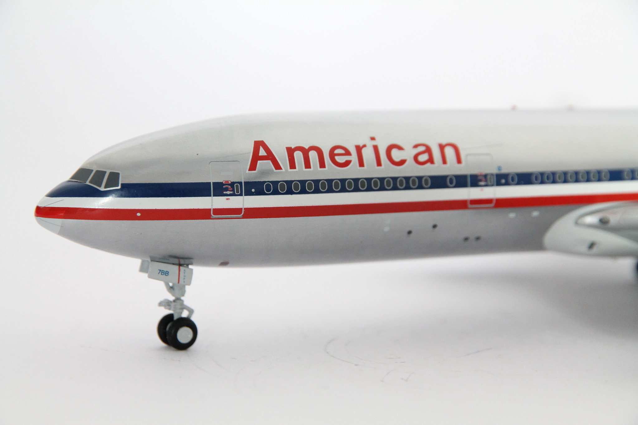 1:200 American Airlines Boeing B777-200 N793AN JC Wings LH2174