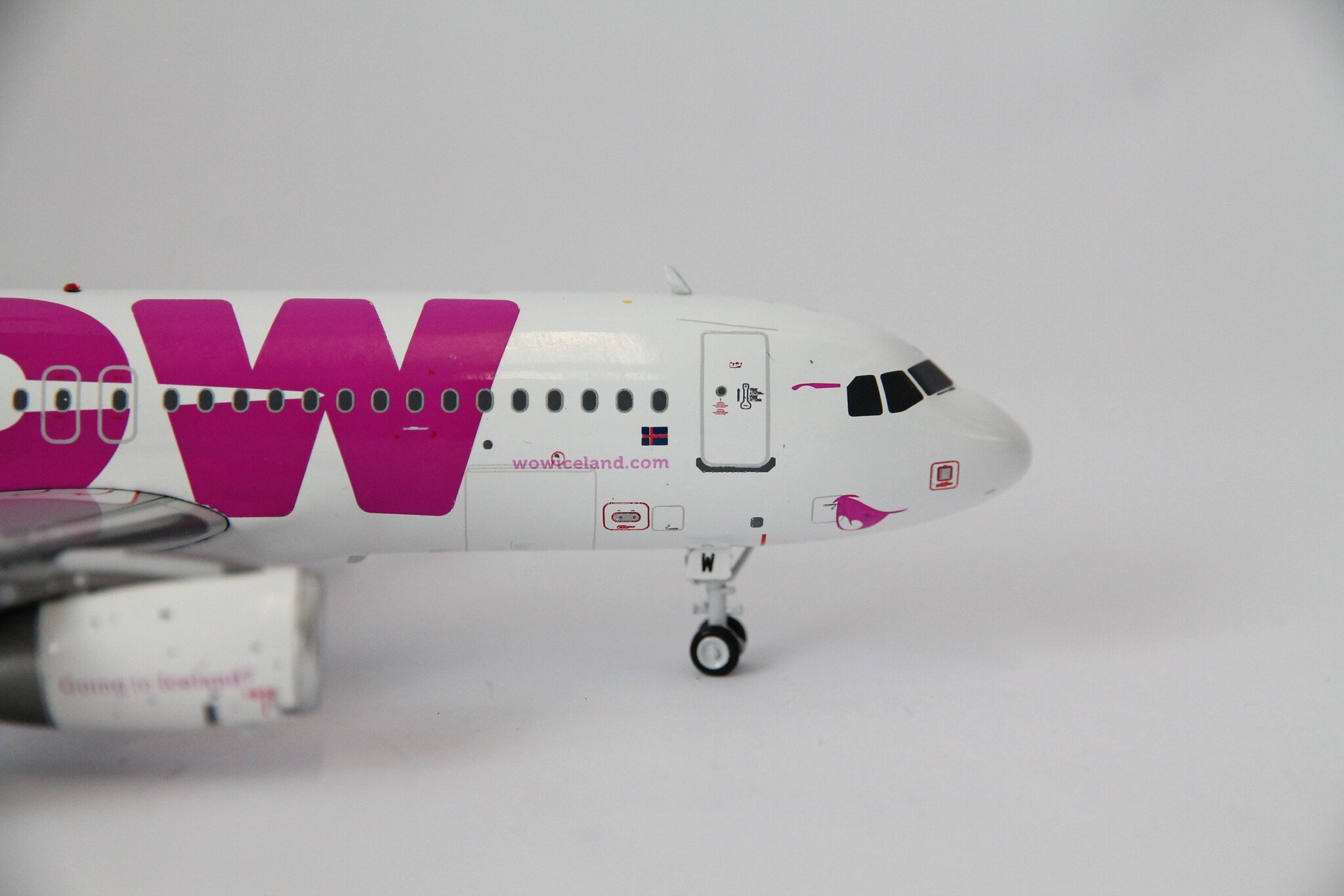 1:200 WOW Air Airbus A320-232 LZ-WOW J Fox Models JF-A320-008