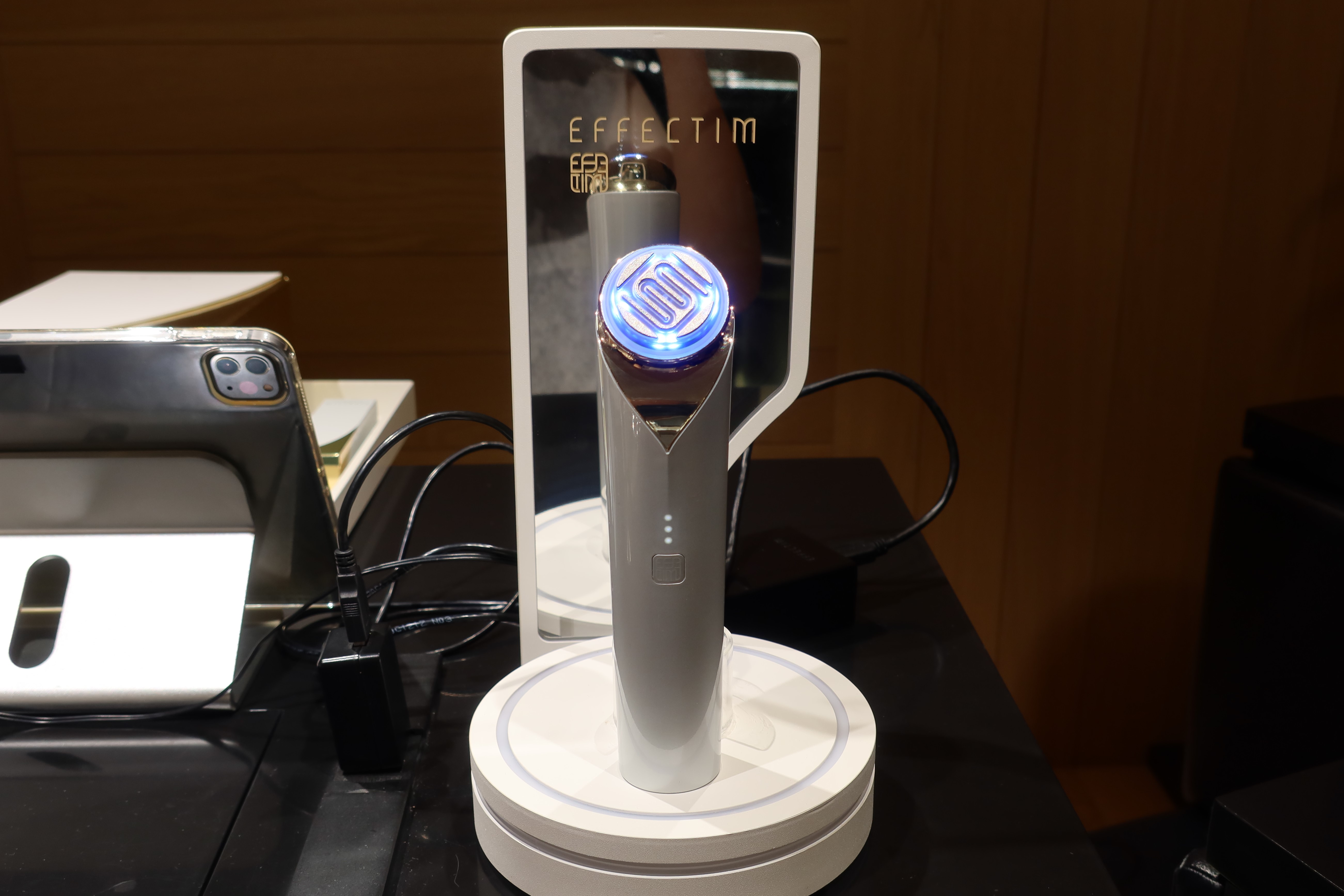 美容医療が人気の今、あえて選びたい資生堂の美顔器「EFFECTIM