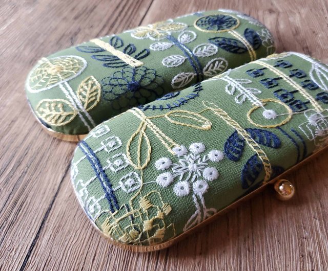 台湾 立体刺繍 グラフィティ風 花と草刺繍 メガネケース ペンケース
