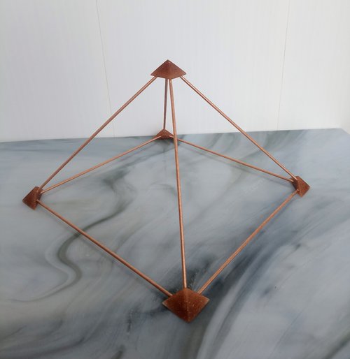 送料無料】ロシア 銅のピラミッドヒーリング |瞑想銅緊張ピラミッド