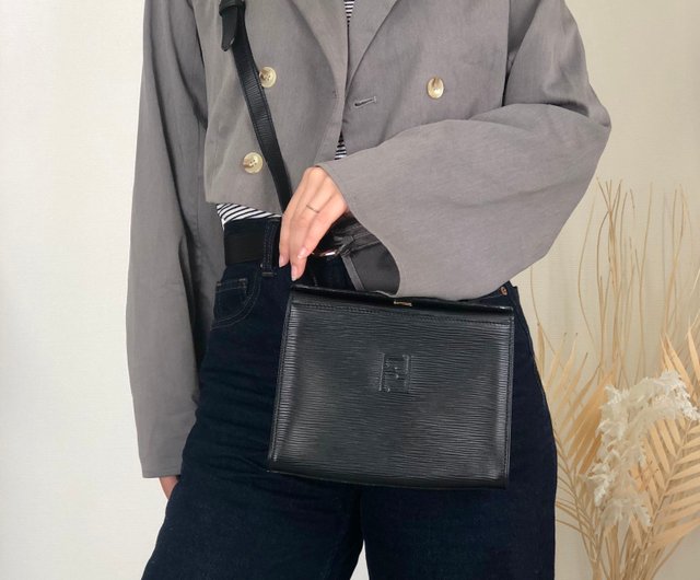 送料無料 12%OFF】【 日本直送 名牌中古包 】FENDI フェンディ