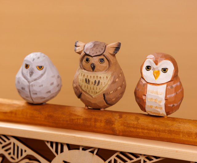 香港 アイランドオファー（オリジナルデザイン） 木彫りフクロウ3体 木