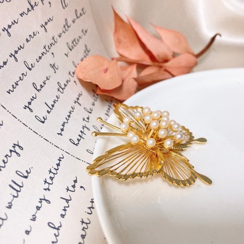 台湾 【西洋アンティークアクセサリー】Monet 蝶と花のつぼみ、繊細な