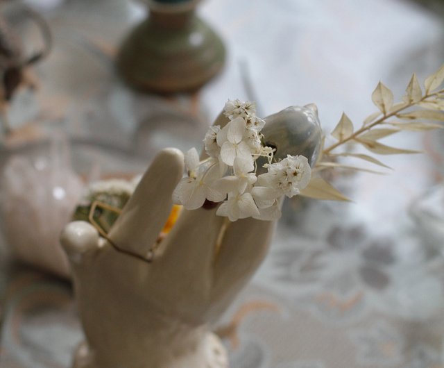 台湾 純手練り女性の手形陶器置物・ジュエリー陳列台 バニーラビット