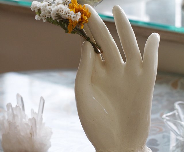 台湾 純手練り女性の手形陶器置物・ジュエリー陳列台 バニーラビット