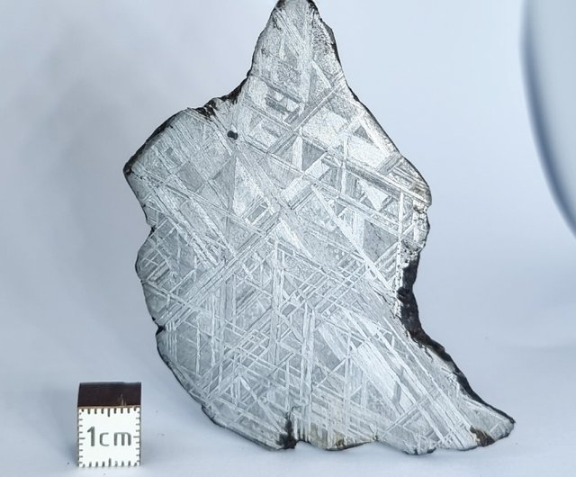 送料無料】ロシア スウェーデン、ムオニオナルスタ隕石。スライス