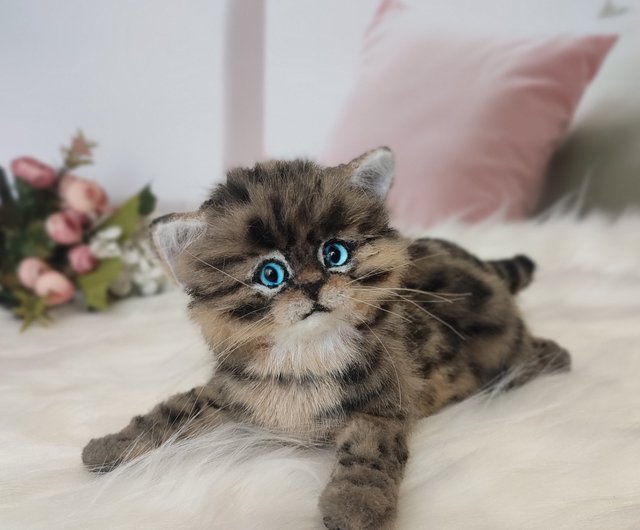 ウクライナ リアルな子猫アートドール OOAK 人工ぬいぐるみ 柔らかい