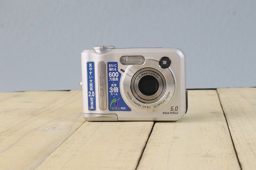完動品】CASIO QV-R61 コンパクトデジタルカメラ S/N 1001498 P006 mi