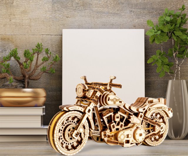 香港 彼氏にこっそり用意した手作りプレゼント「WOODEN CITY Cruiser V