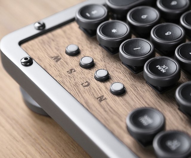 台湾 AZIO RETRO CLASSIC ELWOOD ウォールナット タイプライター