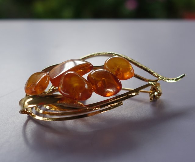 送料無料】台湾 琥珀琥珀蝋ビルマゴールド琥珀ブローチ6.6gバルト海