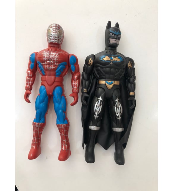 Batman ve Spiderman 16 cm ışıklı karakter oyuncak