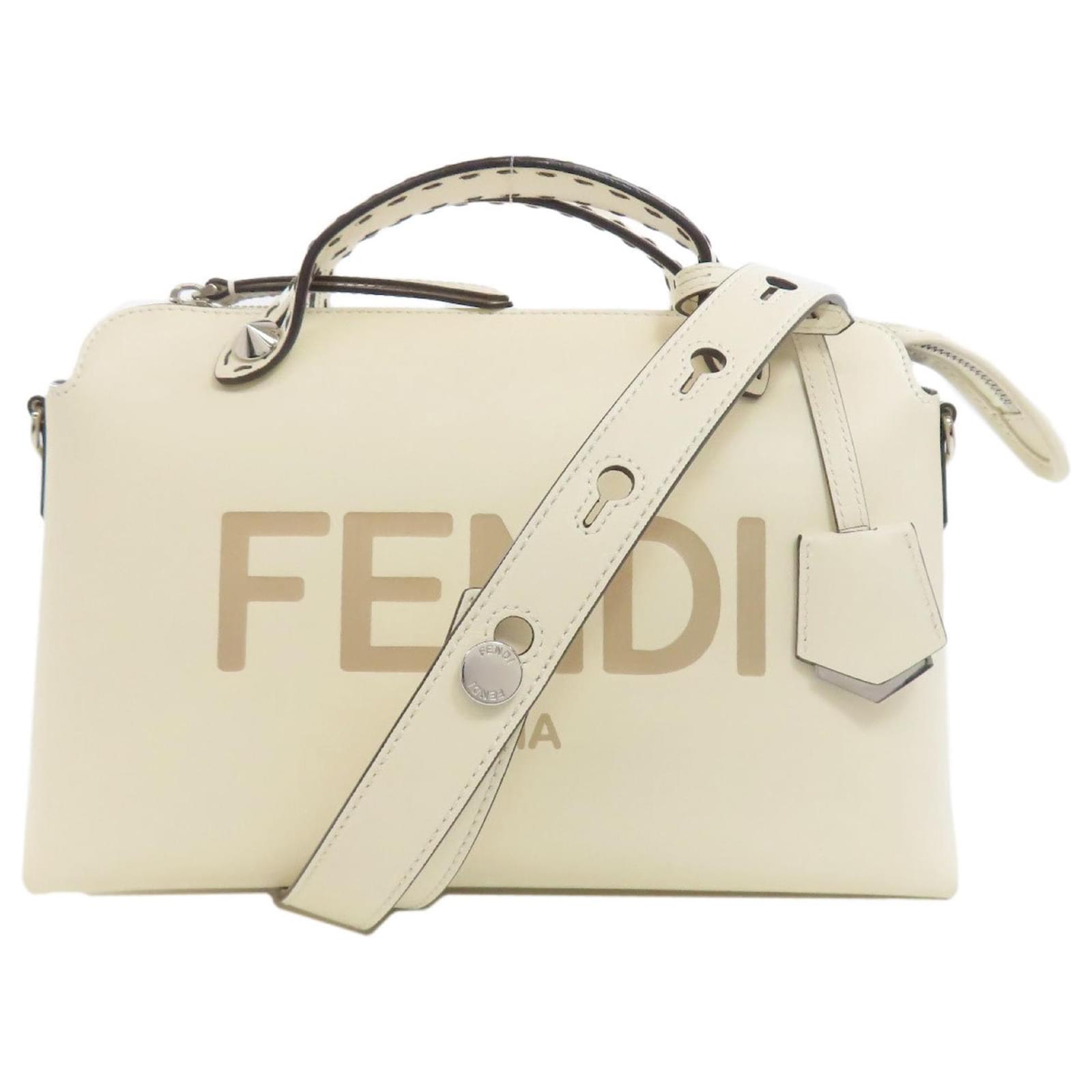 Fendi By The Way Handbag Leather ref.2027322 - Joli Closet