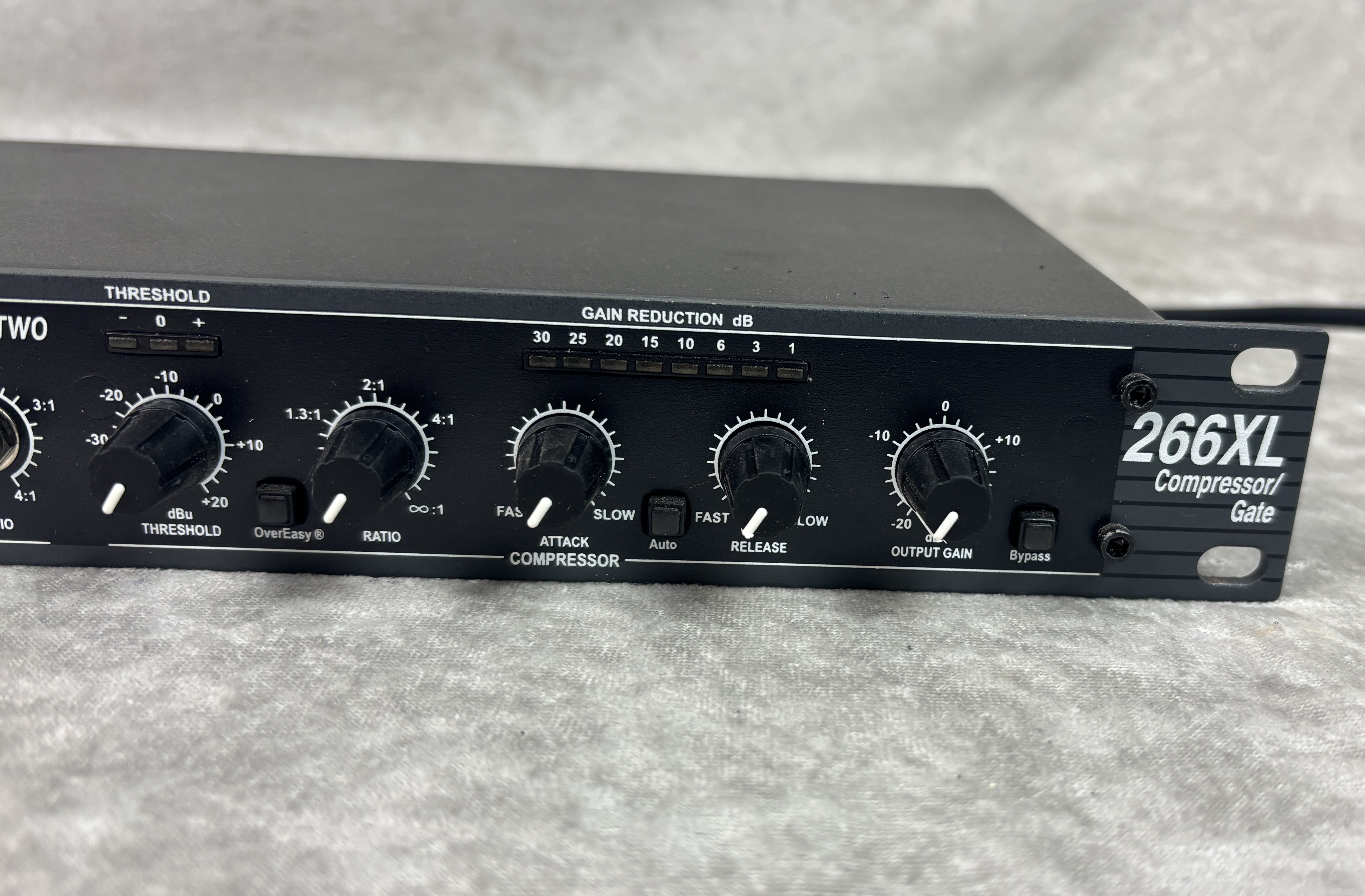 DBX 266XL Compressor Gate rack unit (B) - Capitol Guitars