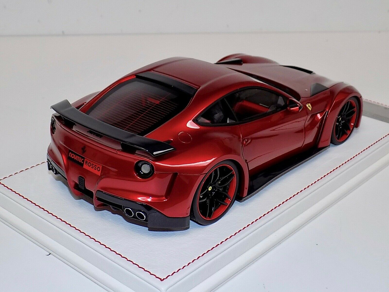 1/18 Davis & Giovanni Ferrari F12 N-Largo Novitec Rosso Metallic