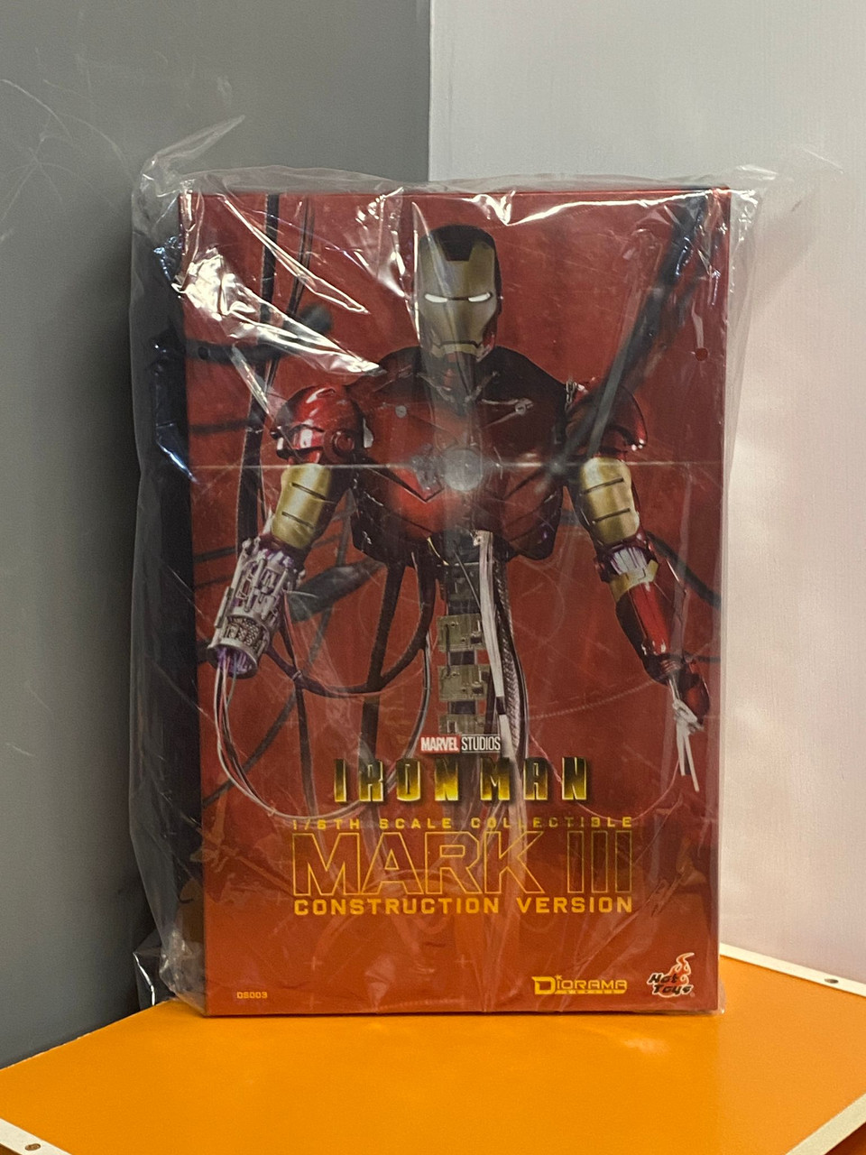 Hot Toys DS003 IRON MAN MARK III Construction Version 1/6 Scale
