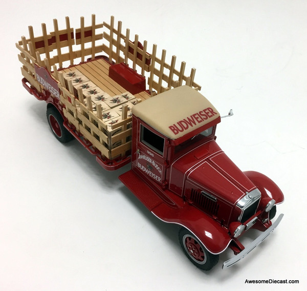 Danbury Mint 1:24 1933 International A-5 Stake Delivery Truck