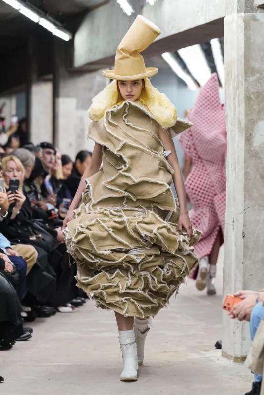 コムデギャルソンのコレクション【最新・過去・テーマまとめ】