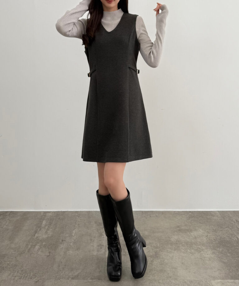 078】Vネックミニジャンパースカート | CENEA(セネア)｜公式LOOKBOOK