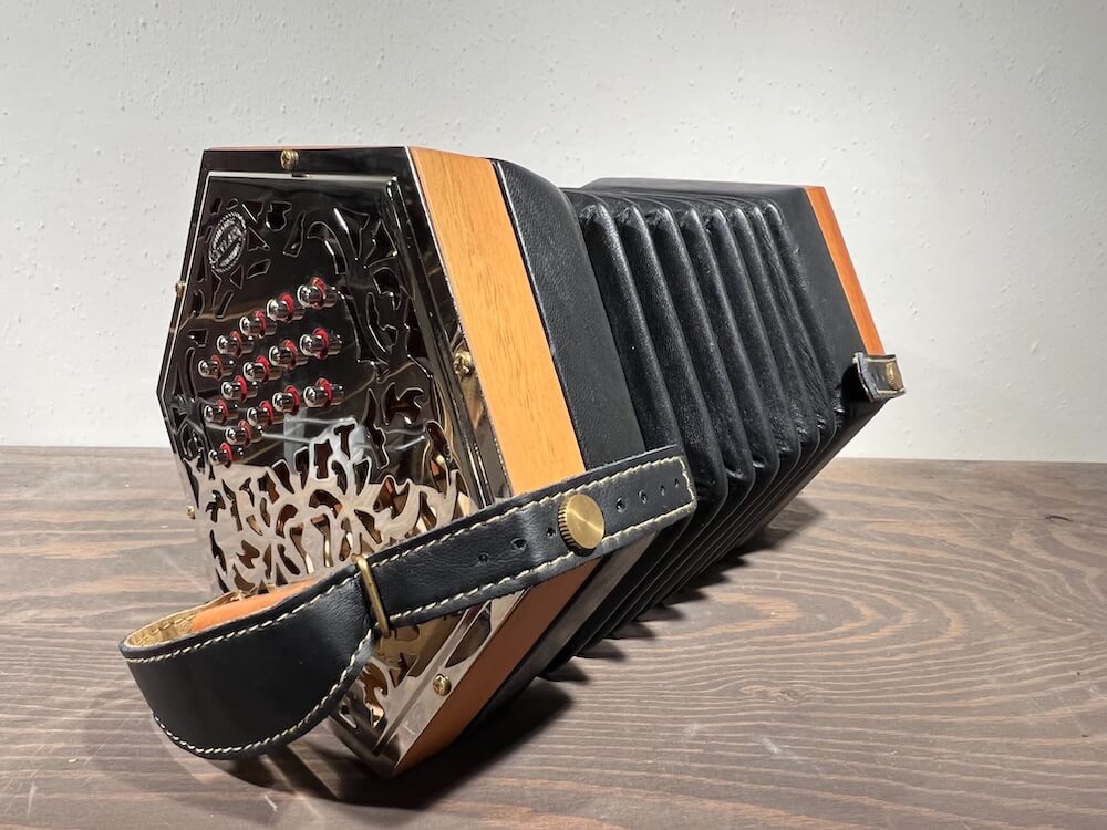 ケルトの笛屋さん | 商品詳細 | McNeela コンサーティーナ Skylark