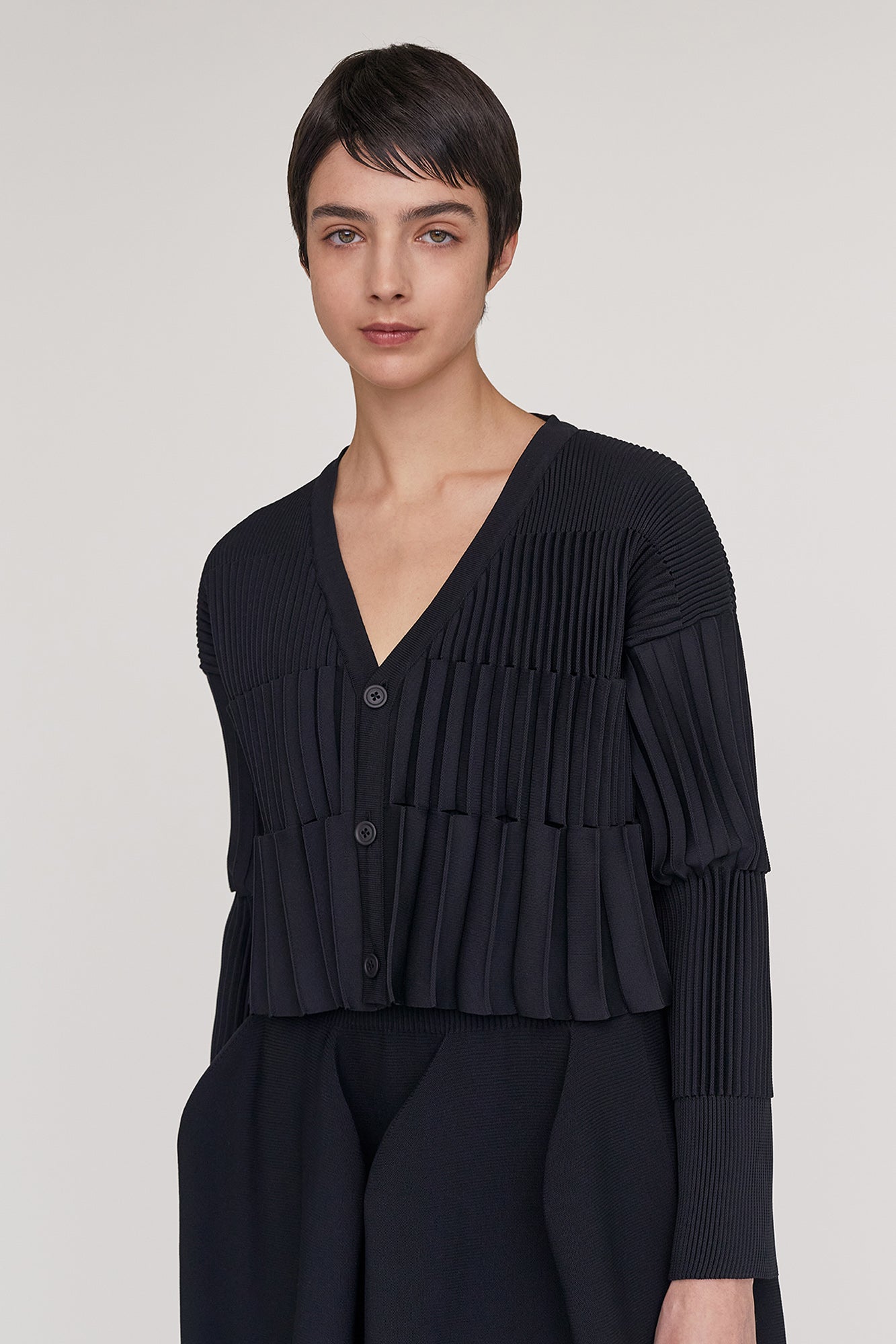ACCORDION CROPPED CARDIGAN