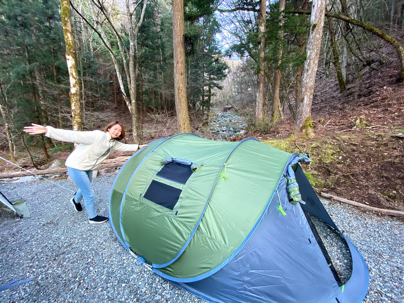 設営撤収楽すぎ！ファミリーで寝られるサイズのポップアップテント