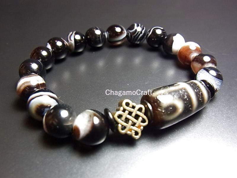 チベット天珠・ジービーズ(Tibetan Dzi stone）とオニキス(天眼瑪瑙