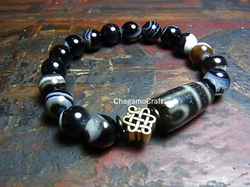 チベット天珠・ジービーズ(Tibetan Dzi stone）とオニキス(天眼瑪瑙