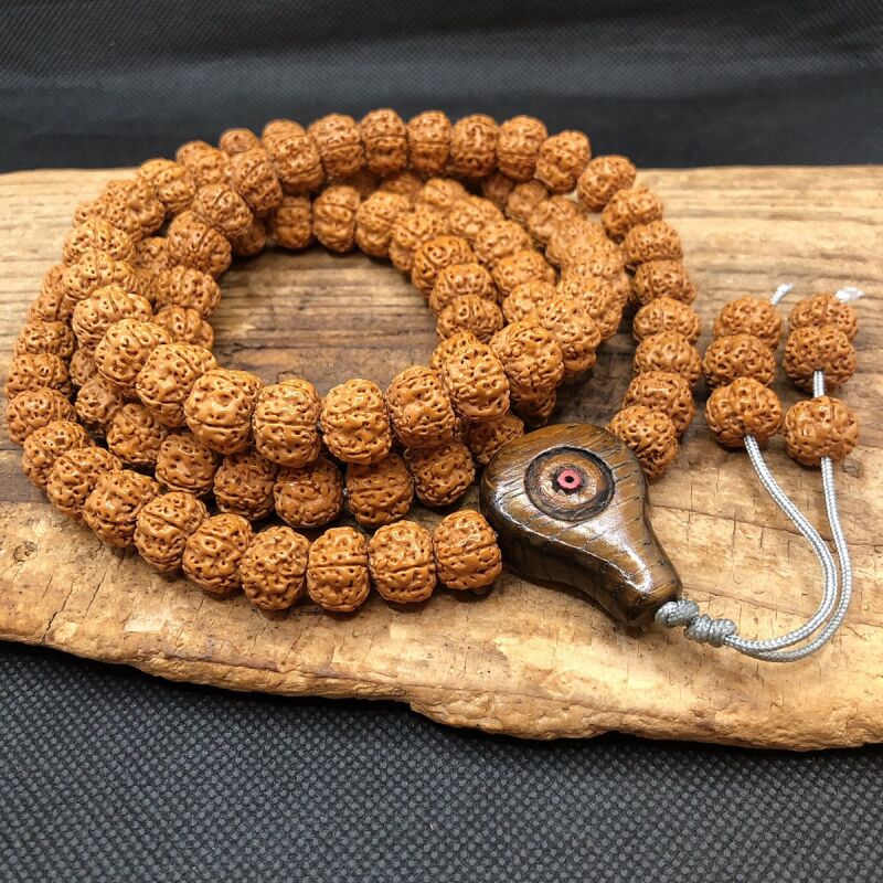 金剛菩提樹（ルドラクシャ）とチベット木製親玉の108珠念珠 12mm 5ムキ