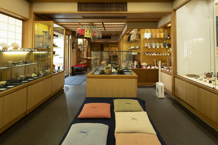 裏千家今日庵門前の茶道具店 清昌堂やました | 京都 デジタル茶の湯マップ