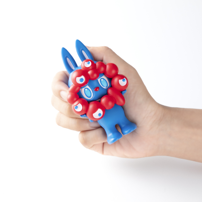 ラブブ」×「ミャクミャク」夢のコラボ！オリジナルフィギュアが