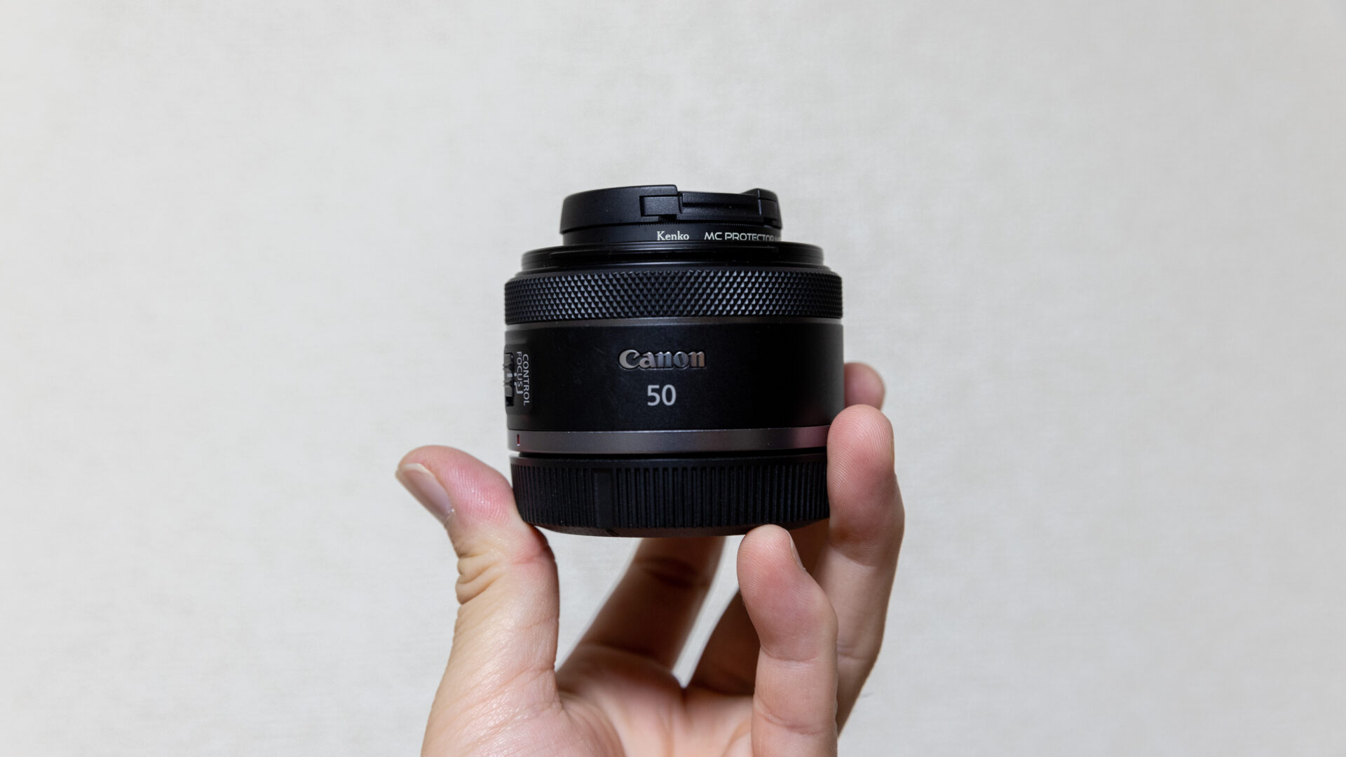 一眼レフカメラ初心者に50mmの単焦点レンズがおすすめな理由 | モンテ