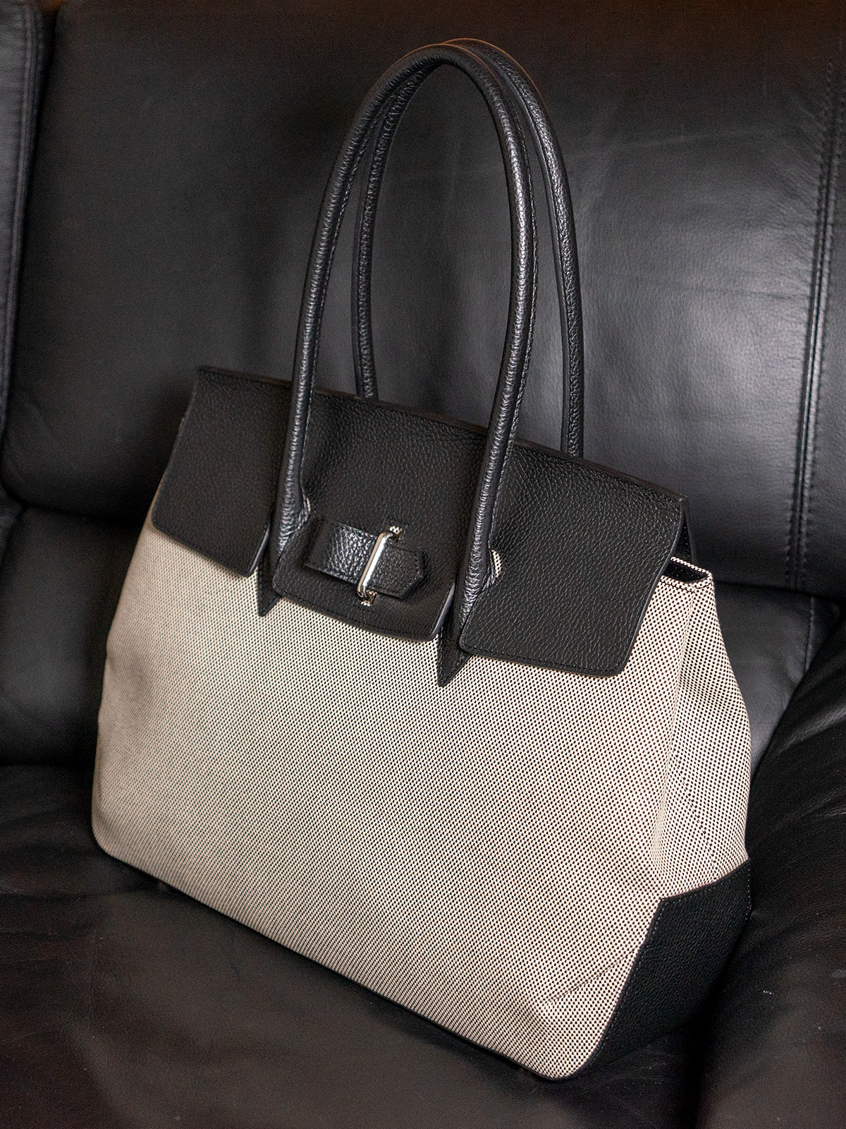 グレインキャンバスコンビ フラップトートバッグ（3月再入荷予定