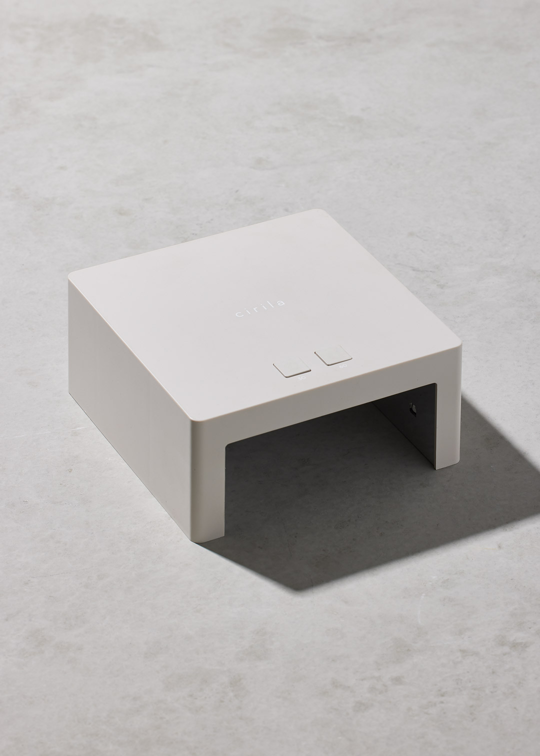 UVの光を取り除いた肌に優しいネイルライト | cirila（シリラ）公式