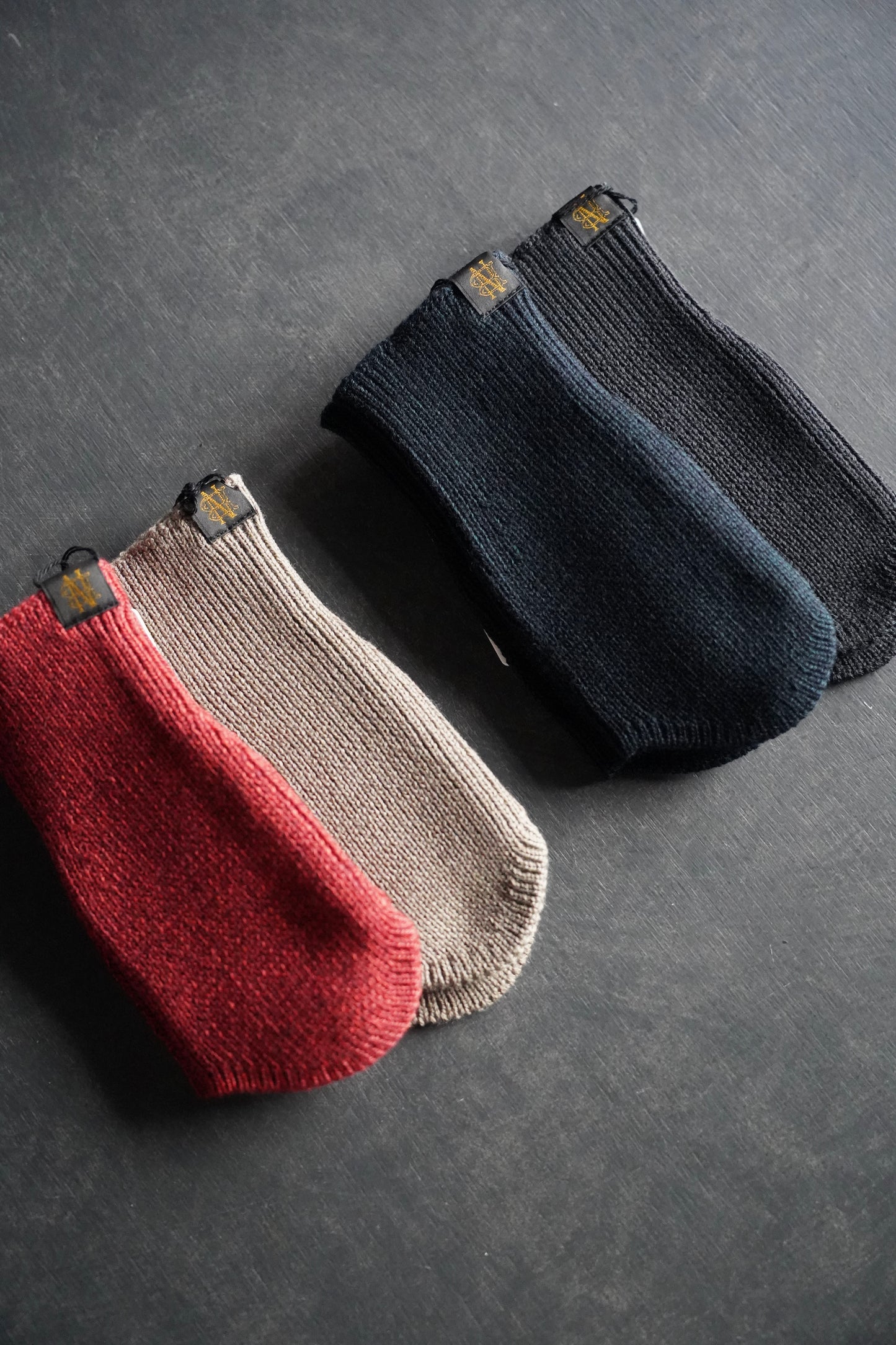 MEN/WOMEN BATONER / バトナー SOLID WOOL HAND WARMER – _COMES THE SUN
