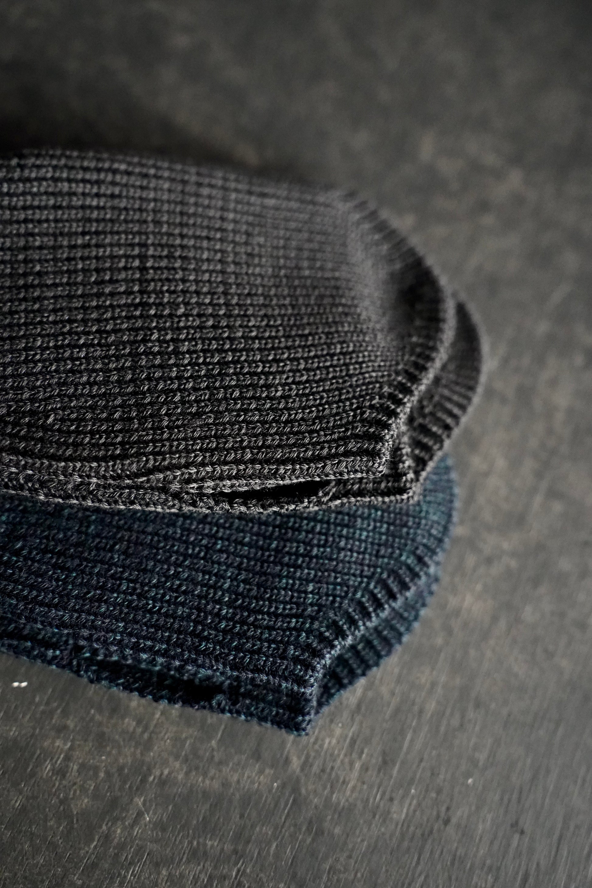 MEN/WOMEN BATONER / バトナー SOLID WOOL HAND WARMER – _COMES THE SUN