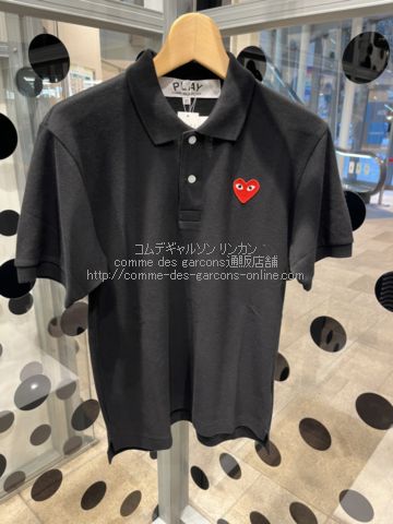 プレイ コムデギャルソン ポロシャツ 赤ハート-黒-ユニセックス
