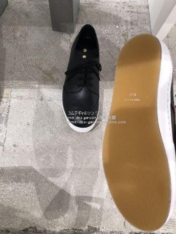 タオ コムデギャルソン ウイングチップ風レザースニーカー-2022AW