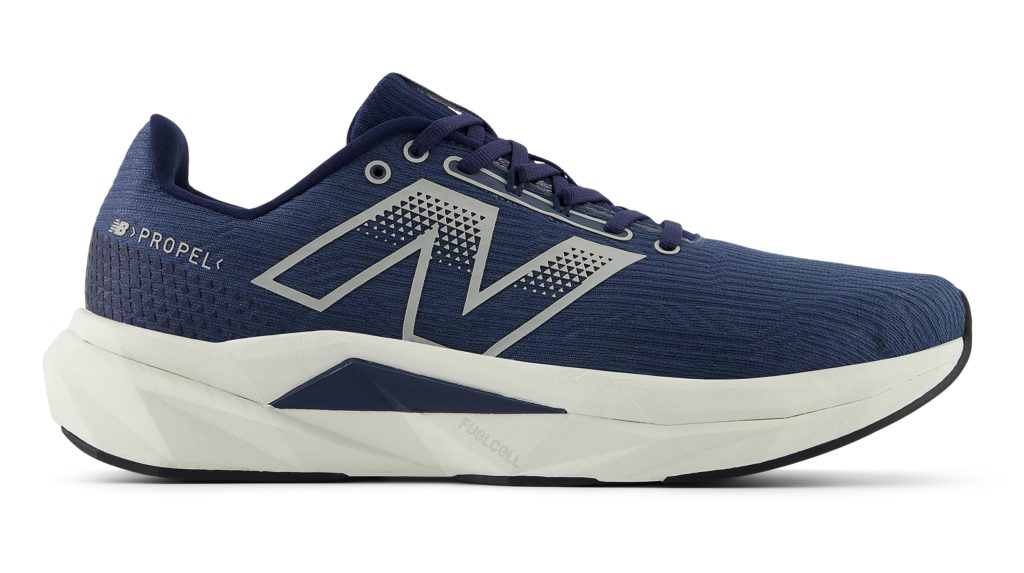 NB公式 - ニュースリリース - 反発感覚を養う、プレート入りシューズの